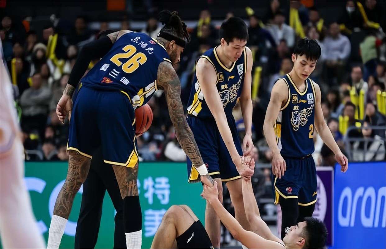 包含广东宏远队客场征战，将会如何表现？的词条