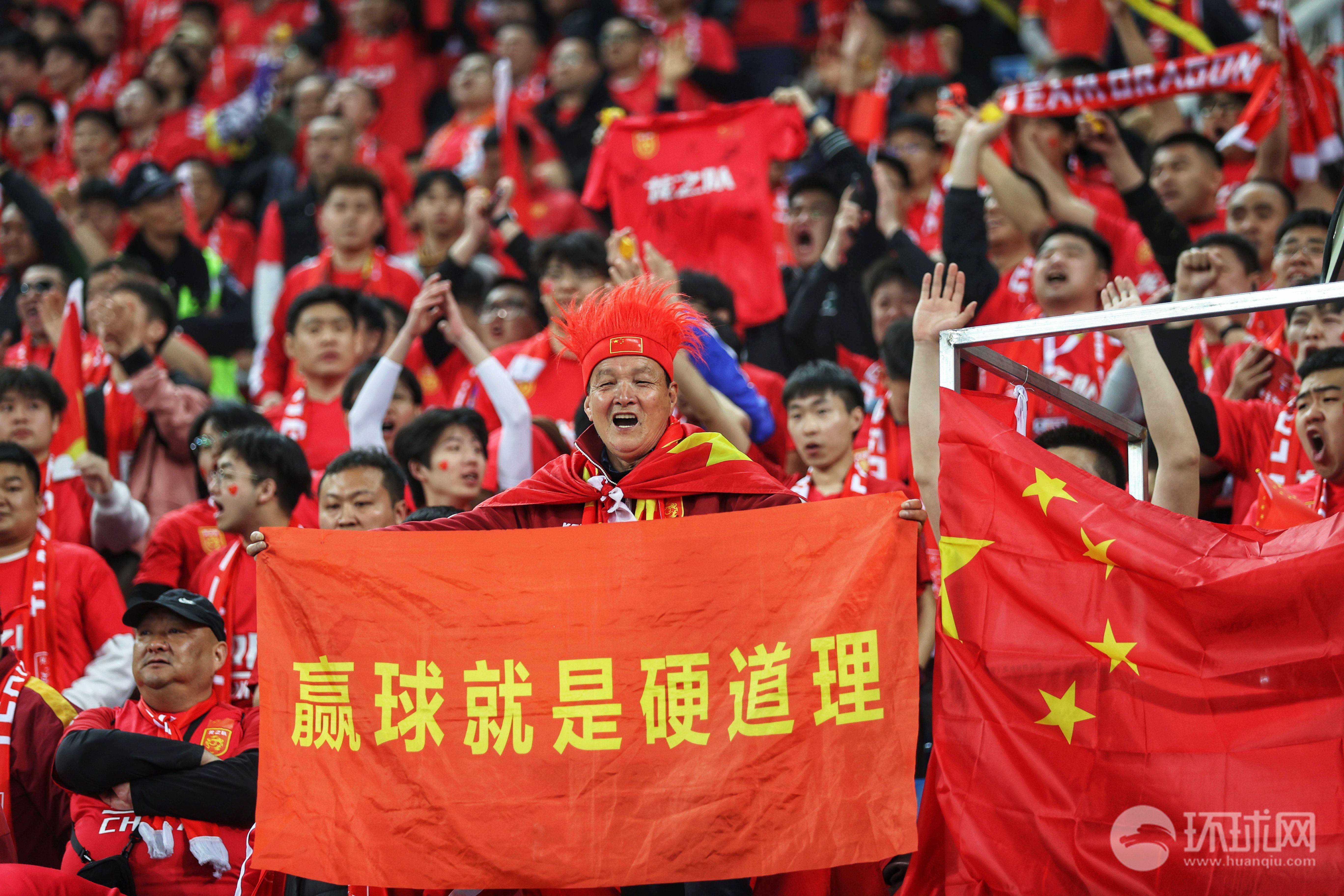 国际赛场精彩纷呈，中国队取得胜利赞誉